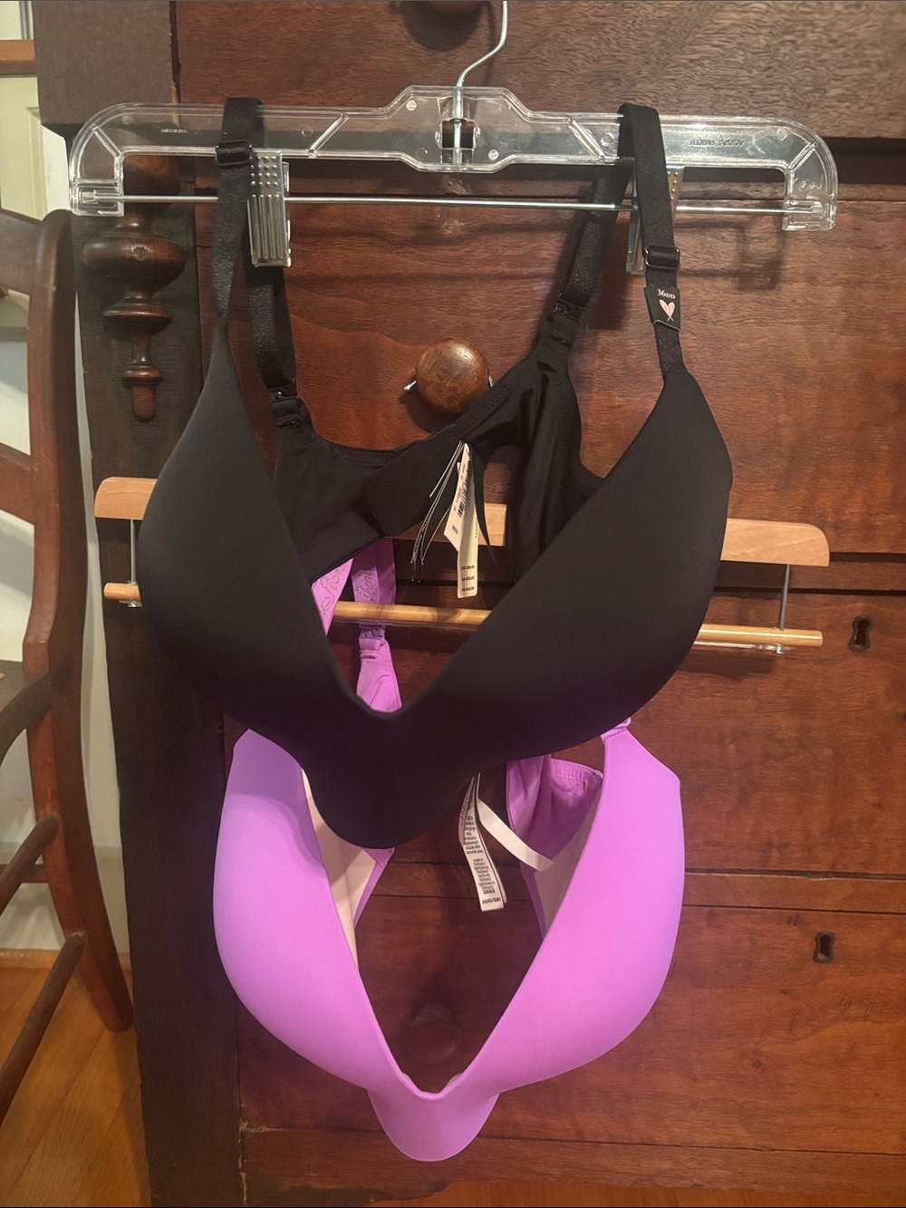 Victoria Secret Women’s Seamless Molded-Cup Bras lot of 2— Black & Lavender
